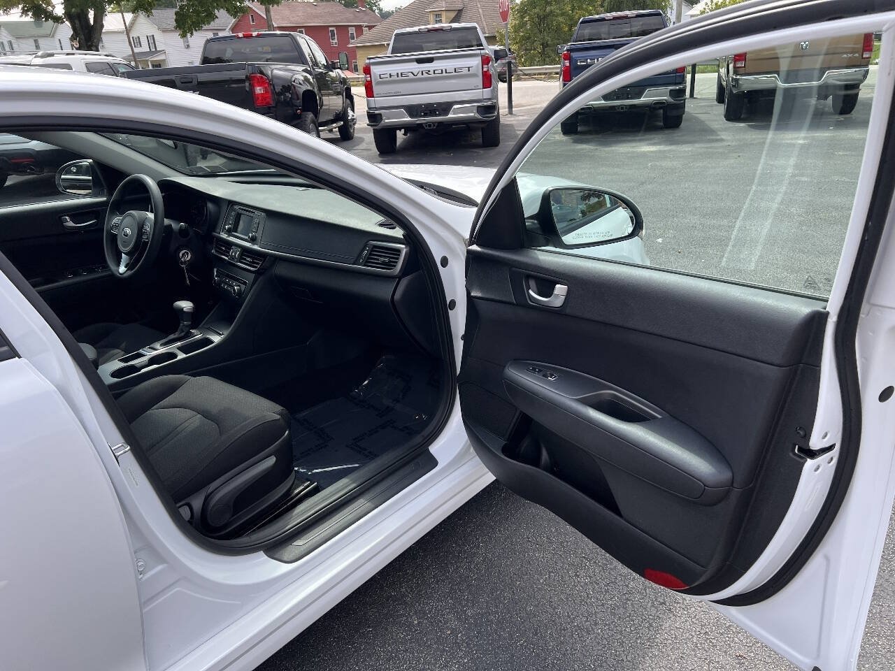 Used 2017 Kia Optima LX FWD image 26