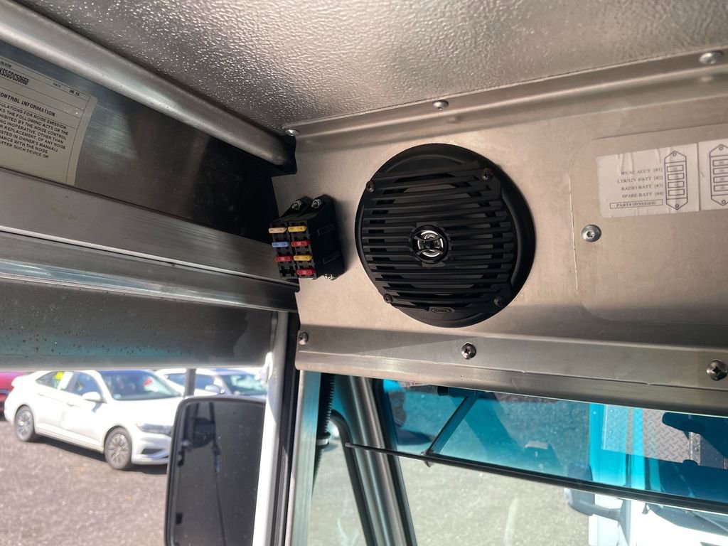 Used 2016 Ford E-350 and Econoline 350 Super Duty w/ A/C Prep Package RWD image 18