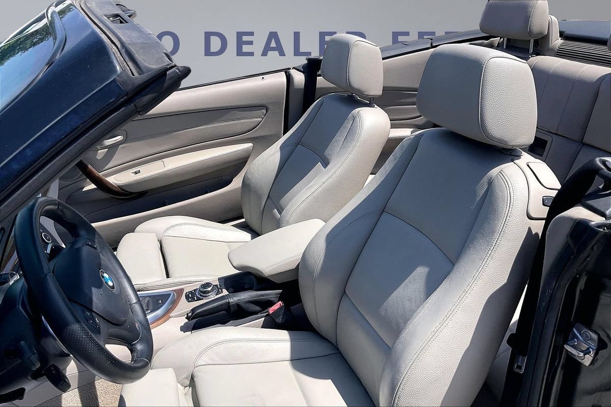 Used 2012 BMW 135i Convertible RWD image 16