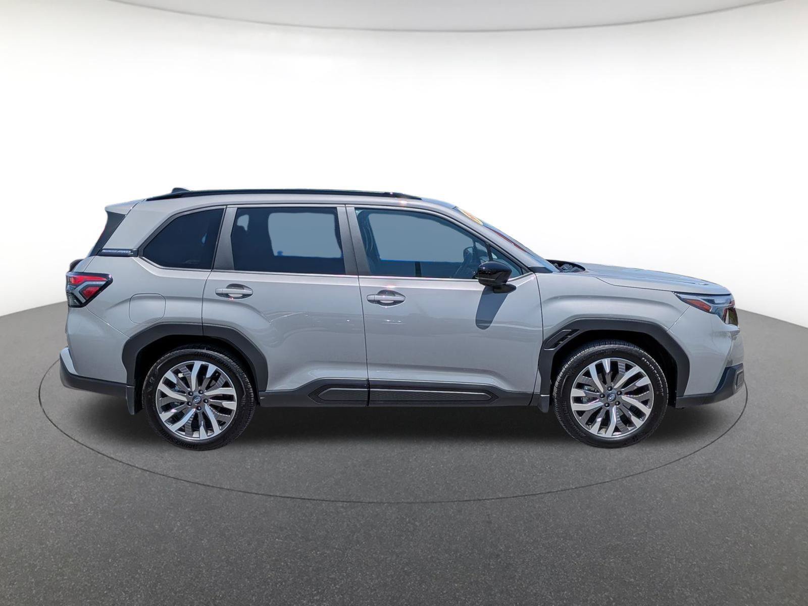Used 2026 Subaru Forester Touring AWD/4WD image 9