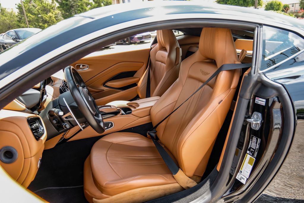 Used 2020 Aston Martin V8 Vantage Coupe RWD image 31