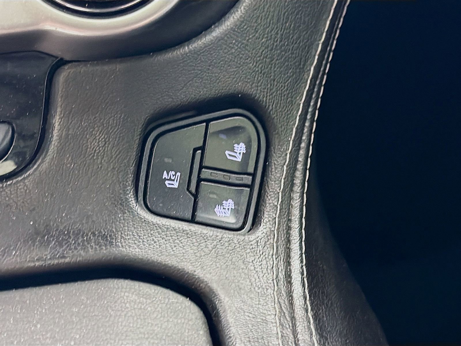 Used 2016 Chevrolet Tahoe LTZ AWD/4WD image 24