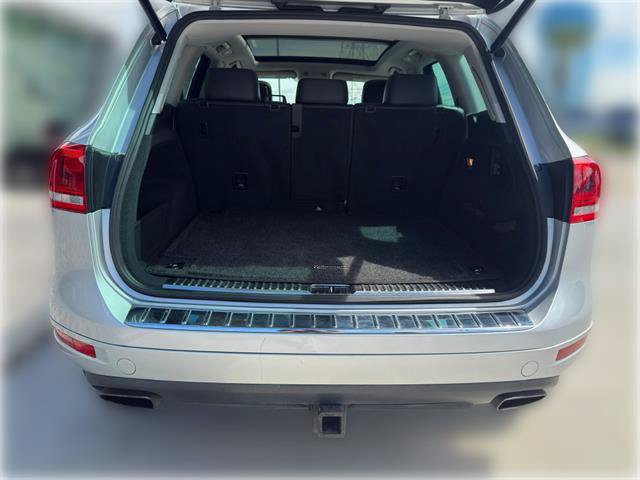 Used 2014 Volkswagen Touareg Sport AWD/4WD image 7