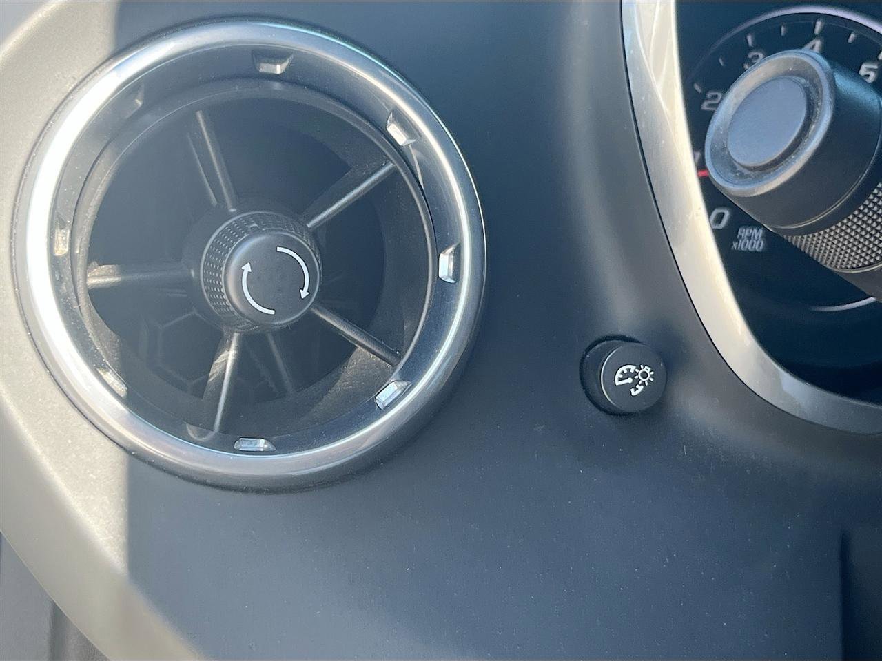 Used 2017 Chevrolet Camaro LT image 10