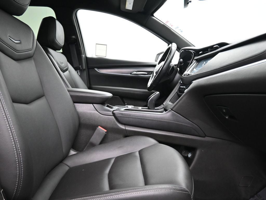 Used 2023 Cadillac XT5 Luxury image 16