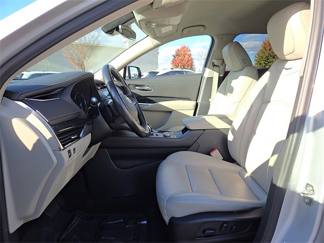 Used 2022 Cadillac XT4 Premium Luxury w/ Safety Alert Package image 16