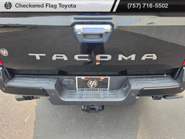 Used 2024 Toyota Tacoma Limited w/ Limited Package (LT) AWD/4WD image 17