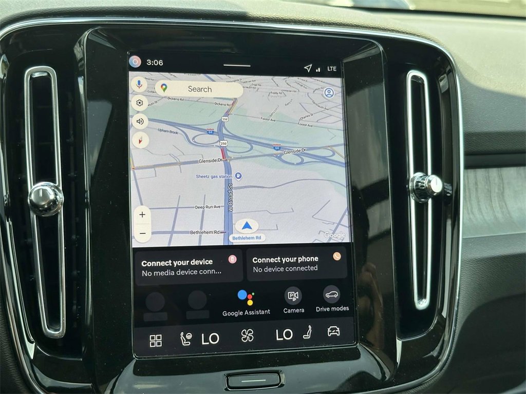 New 2026 Volvo XC40 B5 Plus w/ Protection Package Premier image 3