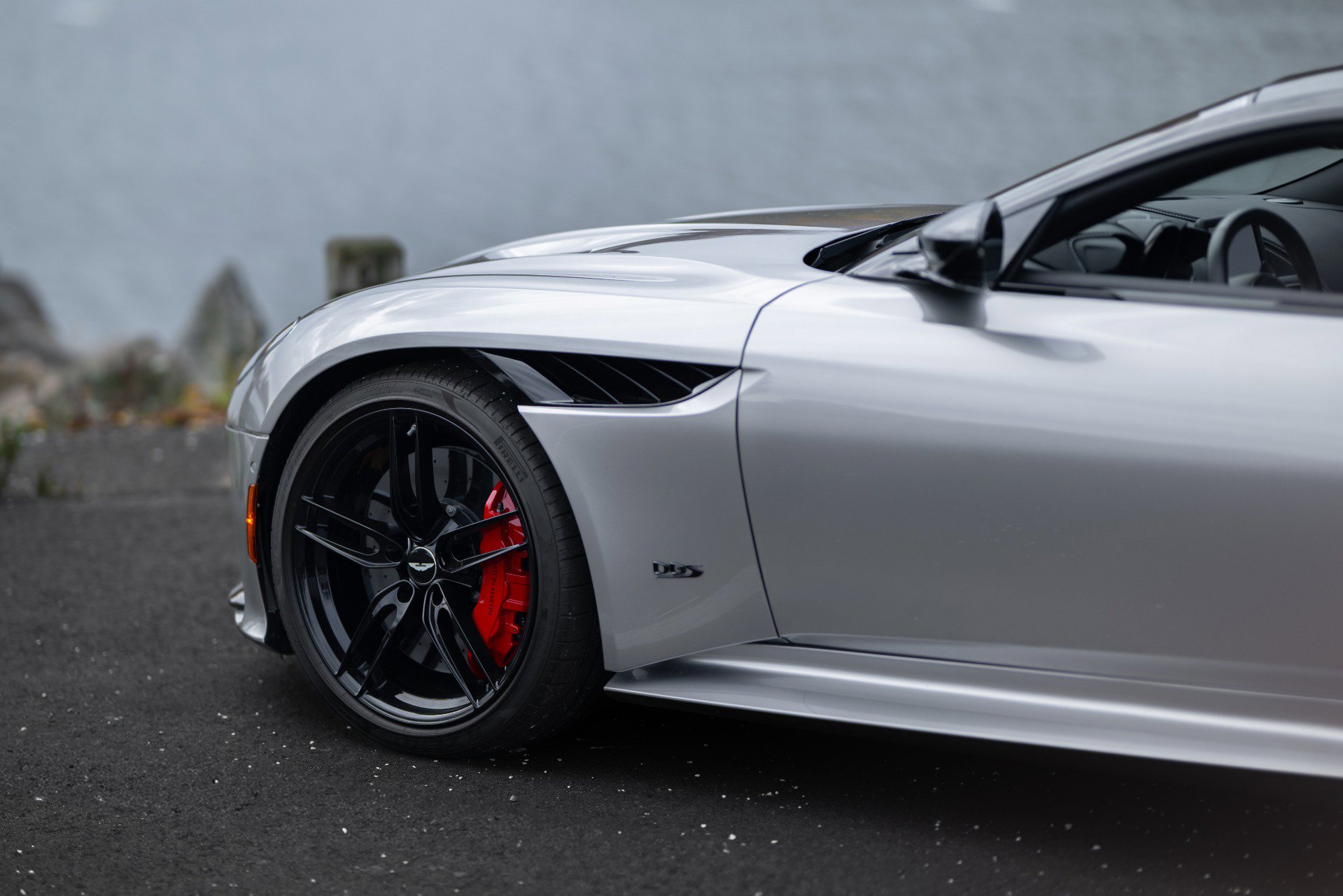 Used 2023 Aston Martin DBS Coupe image 42
