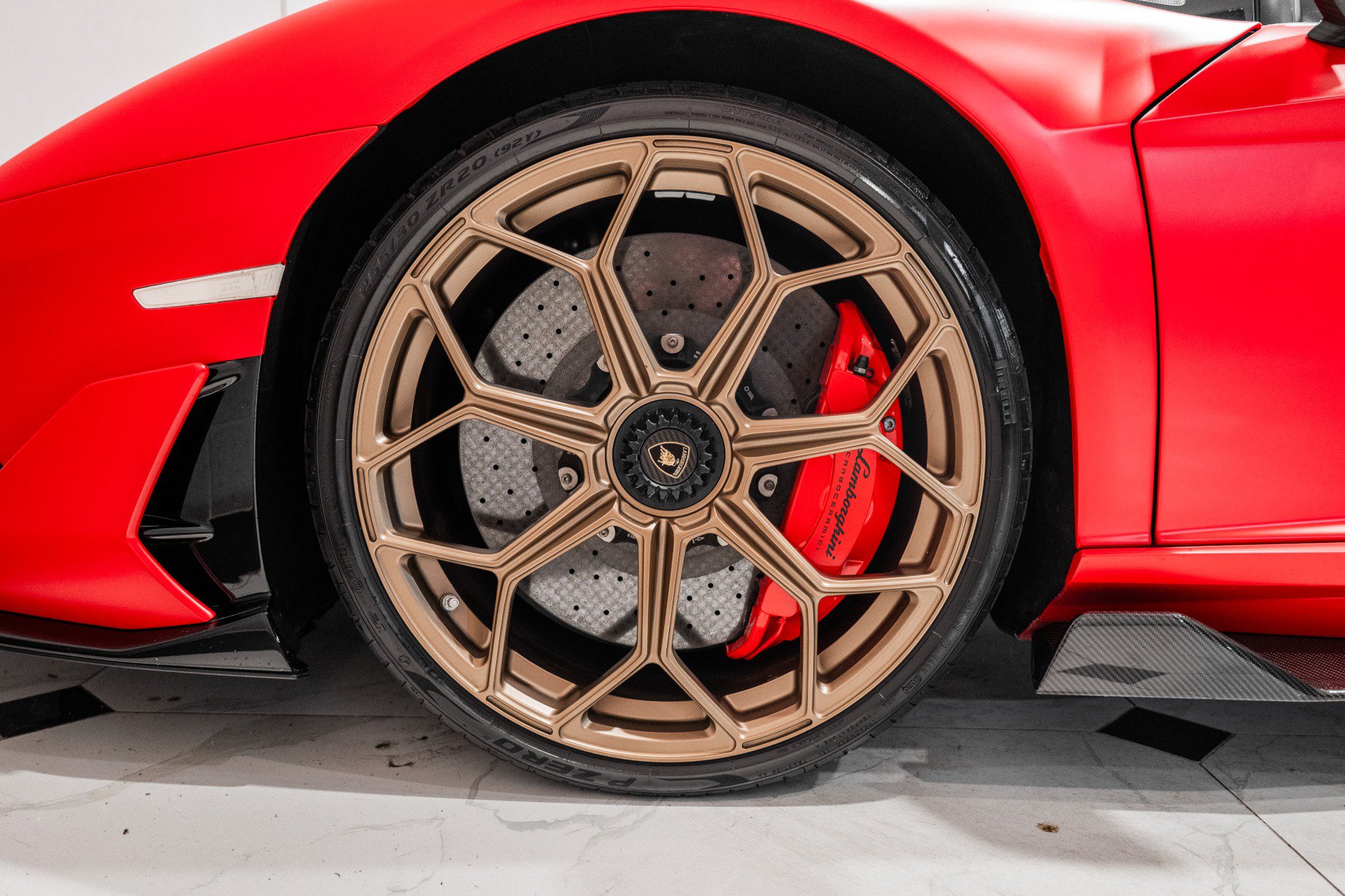 Used 2021 Lamborghini Aventador SVJ AWD/4WD image 13
