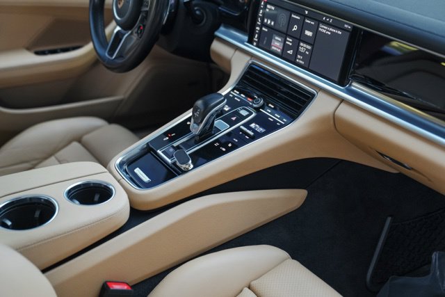 Used 2018 Porsche Panamera 4S AWD/4WD image 31
