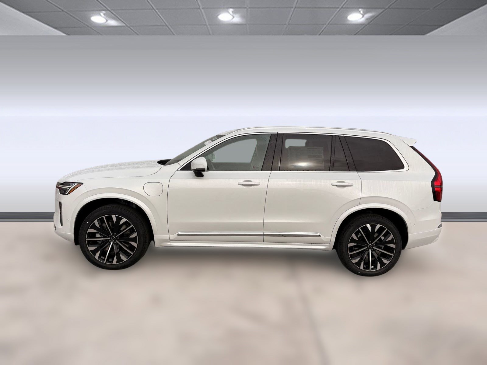 New 2026 Volvo XC90 T8 Ultra image 2