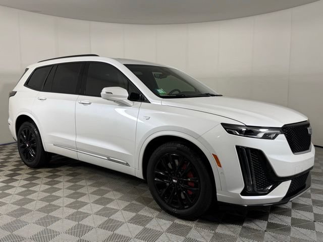 Certified 2025 Cadillac XT6 Sport w/ LPO, Red Accent Package AWD/4WD image 10