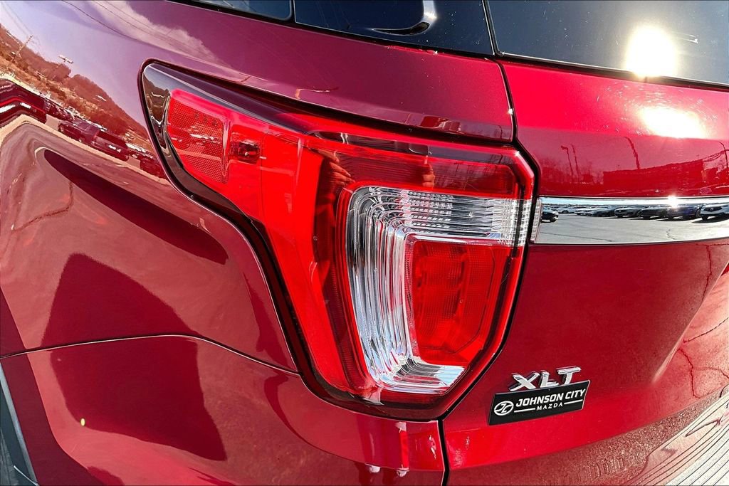 Used 2019 Ford Explorer XLT image 30