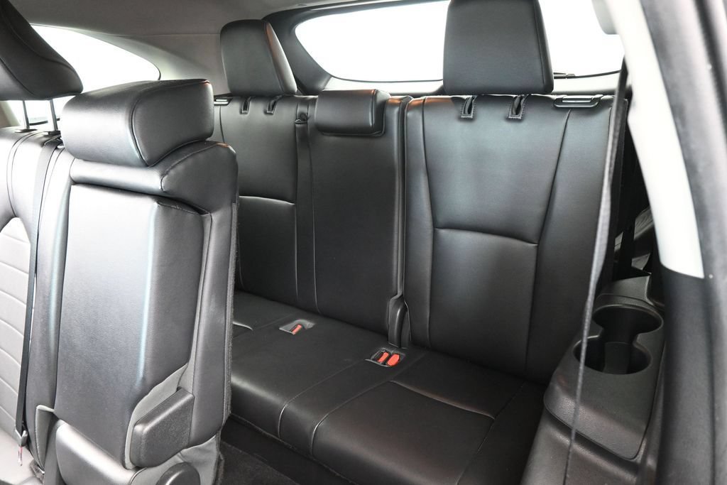 Used 2022 Toyota Highlander XLE AWD/4WD image 34