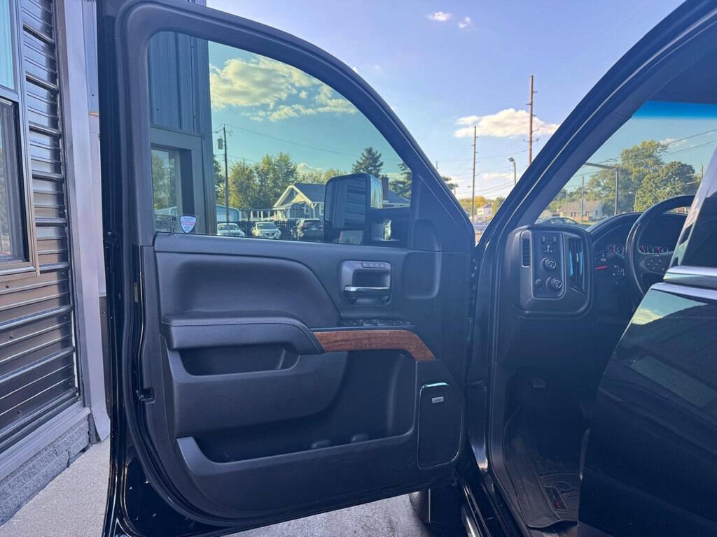 Used 2017 Chevrolet Silverado 1500 High Country image 7