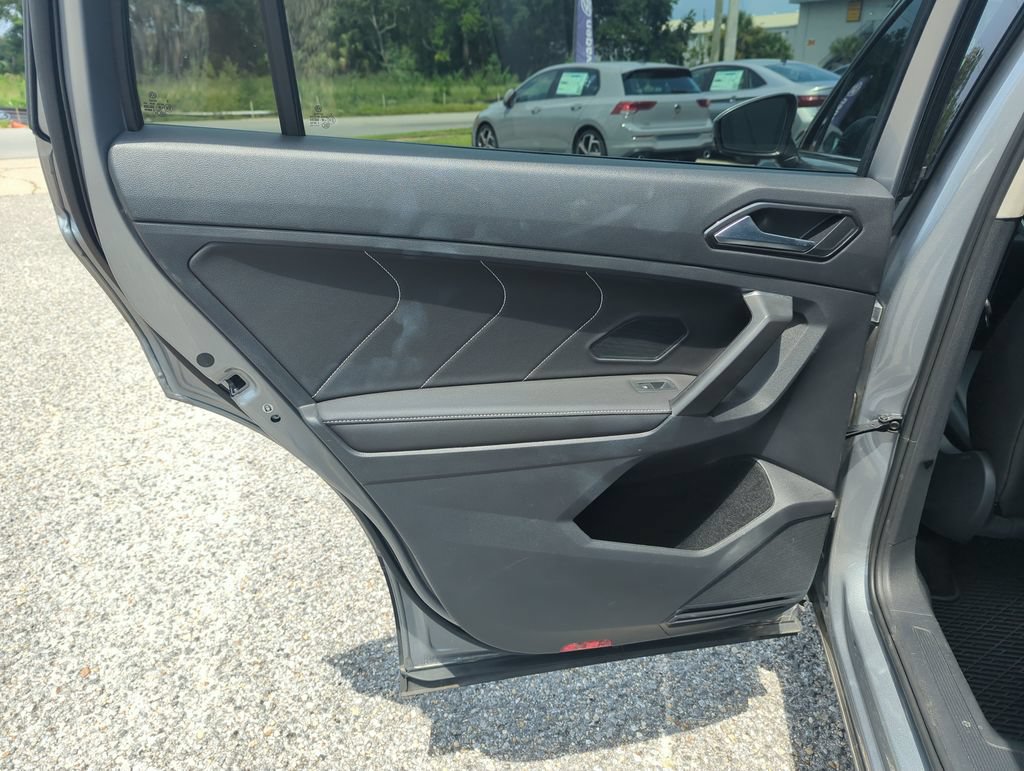 Certified 2023 Volkswagen Tiguan SE w/ Panoramic Sunroof Package FWD image 29