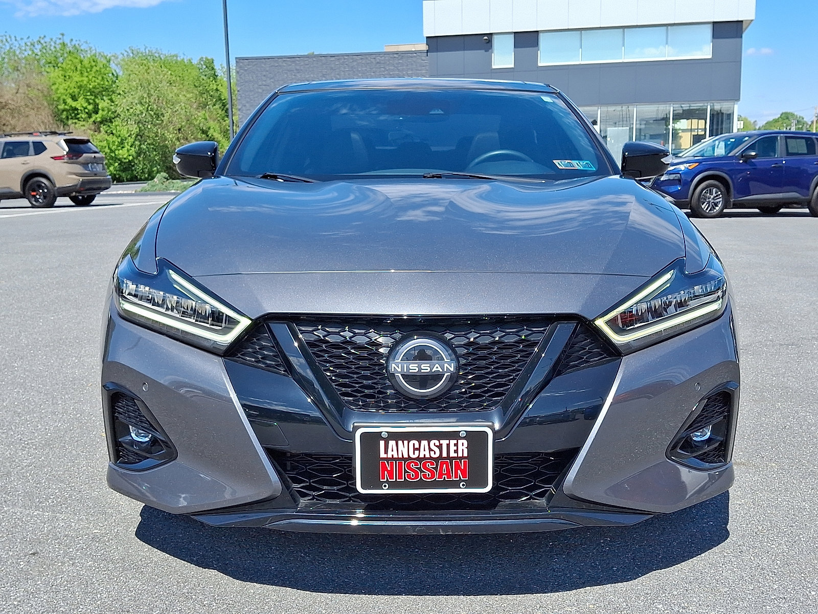 Certified 2023 Nissan Maxima SR w/ Sport Mat Group FWD image 2