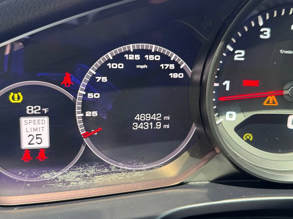 Used 2021 Porsche Panamera 4 AWD/4WD image 33