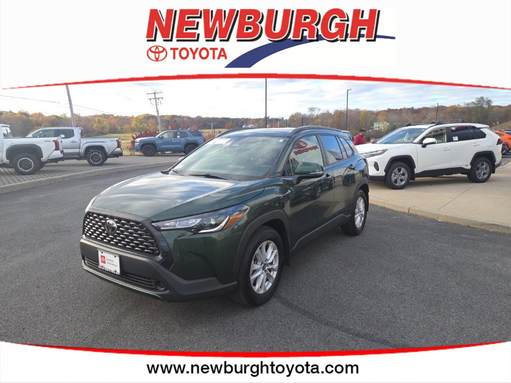 Certified 2024 Toyota Corolla Cross LE image 1