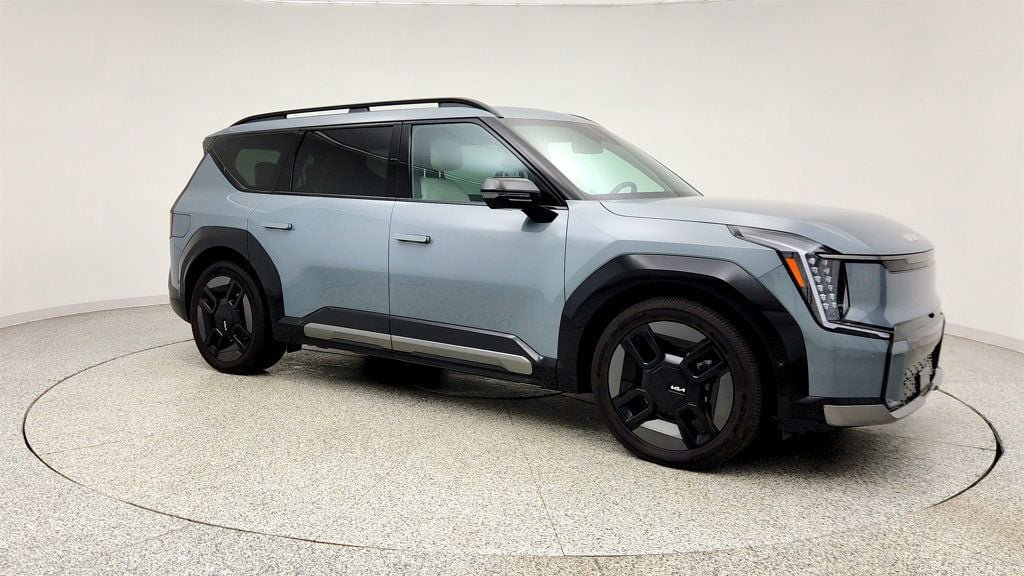 Used 2024 Kia EV9 GT-Line AWD/4WD image 3