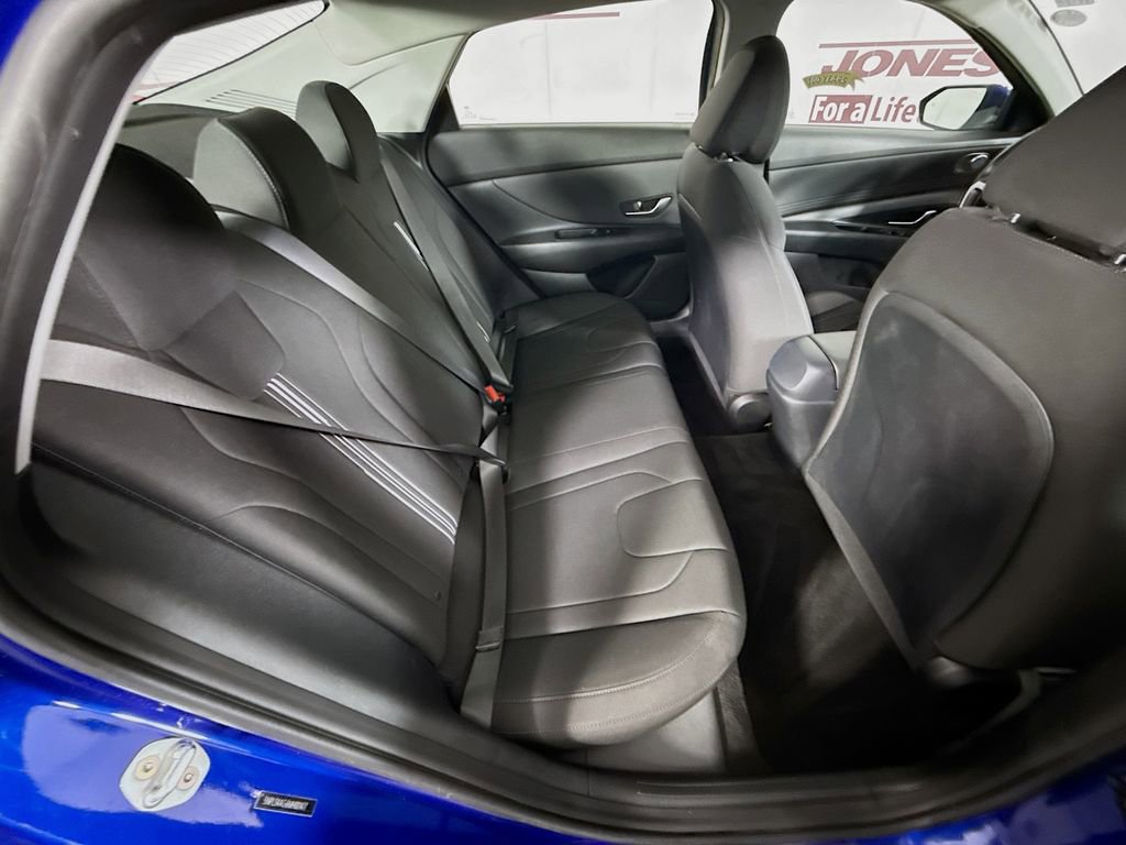 Certified 2021 Hyundai Elantra SEL w/ Convenience Package image 28