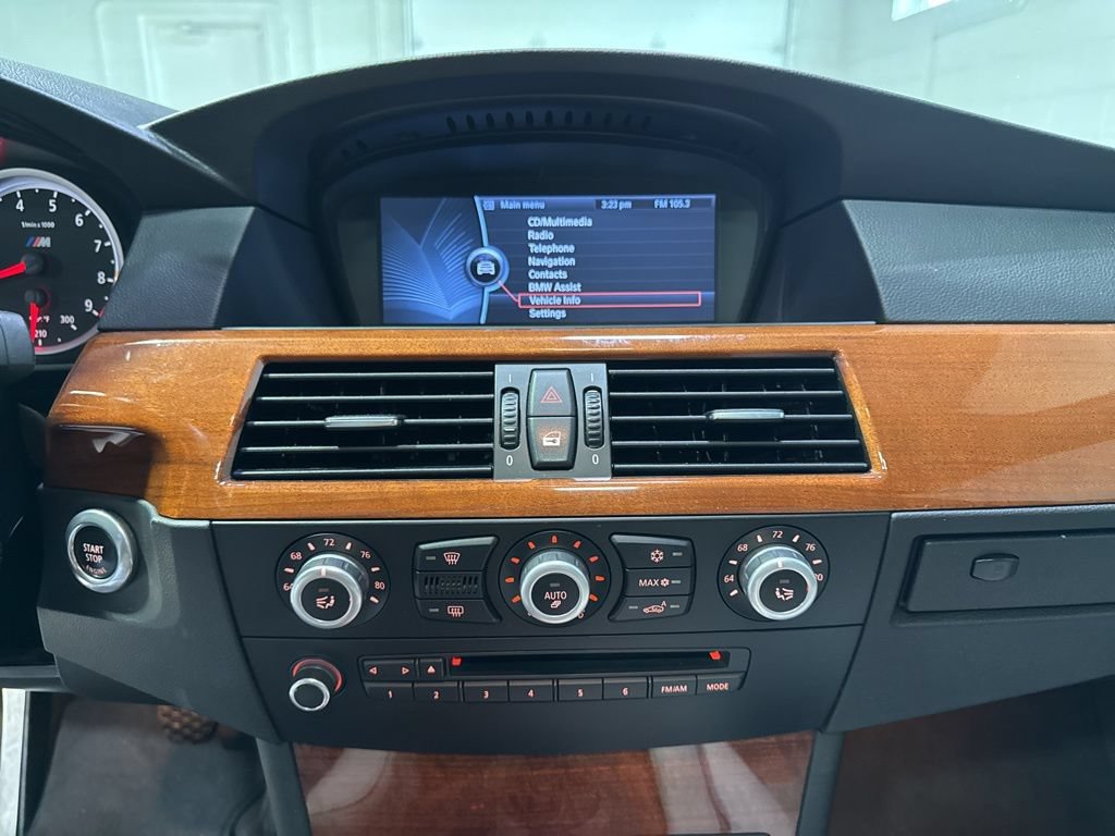 Used 2010 BMW M5 RWD image 29