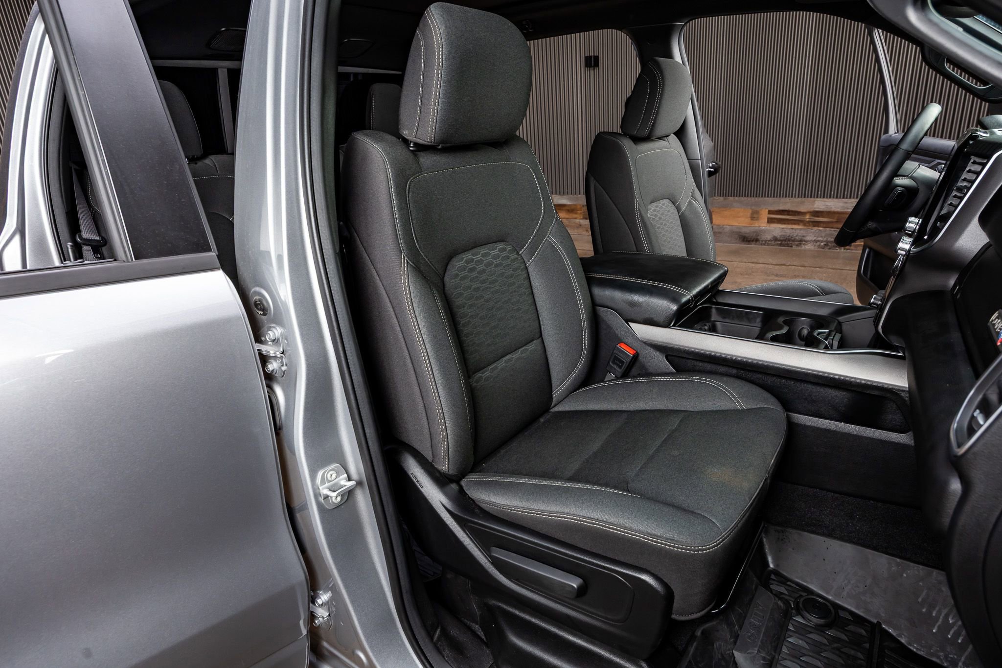 Used 2025 RAM 1500 Lone Star image 28