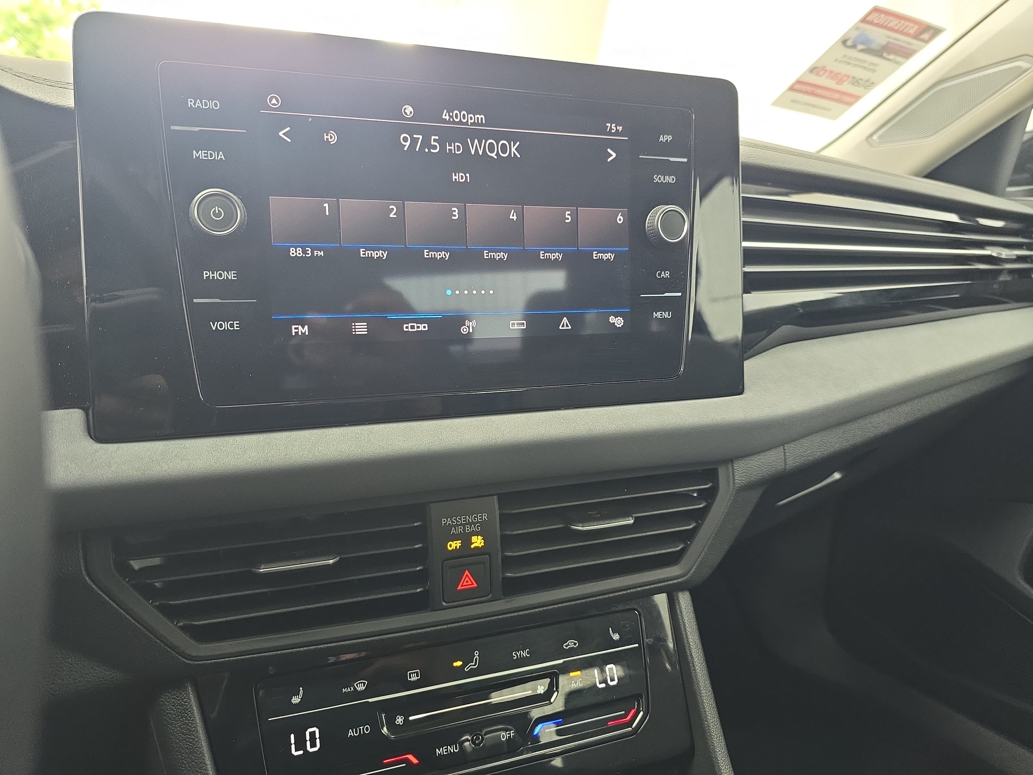 Certified 2025 Volkswagen Jetta SE FWD image 19