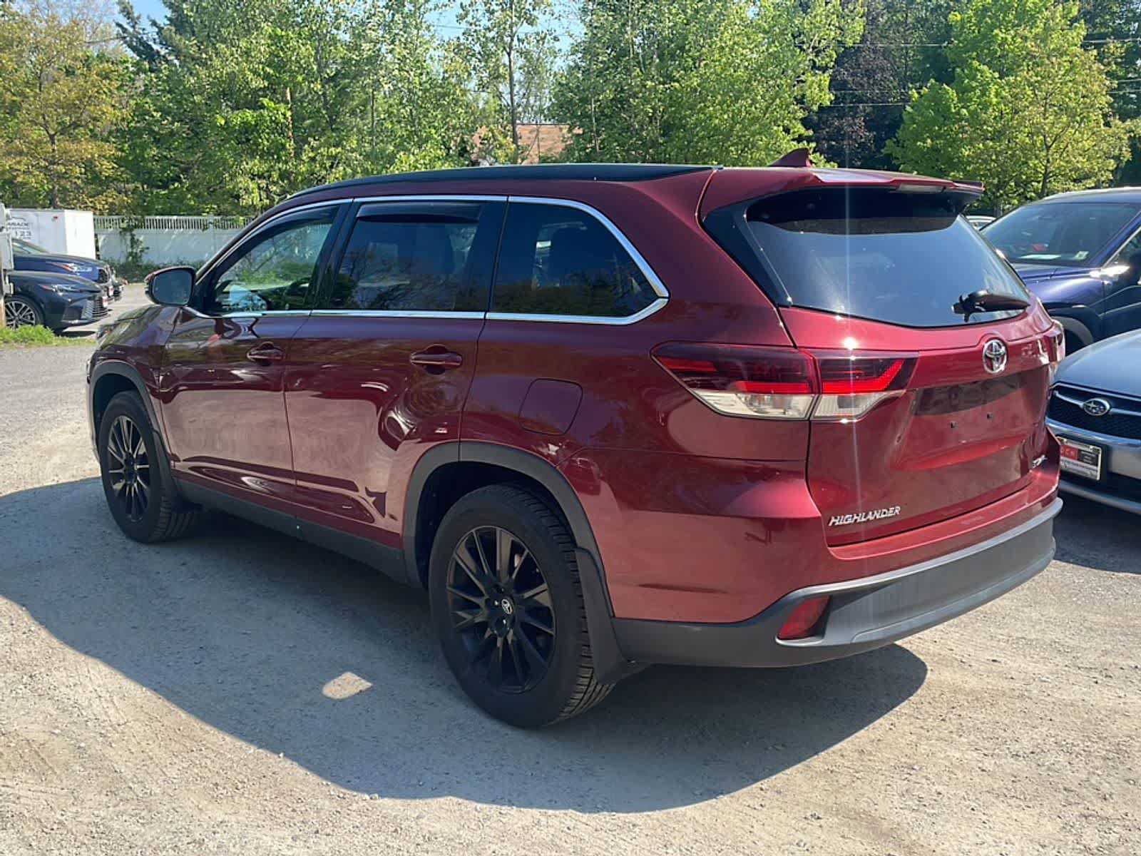 Used 2019 Toyota Highlander SE AWD/4WD image 6