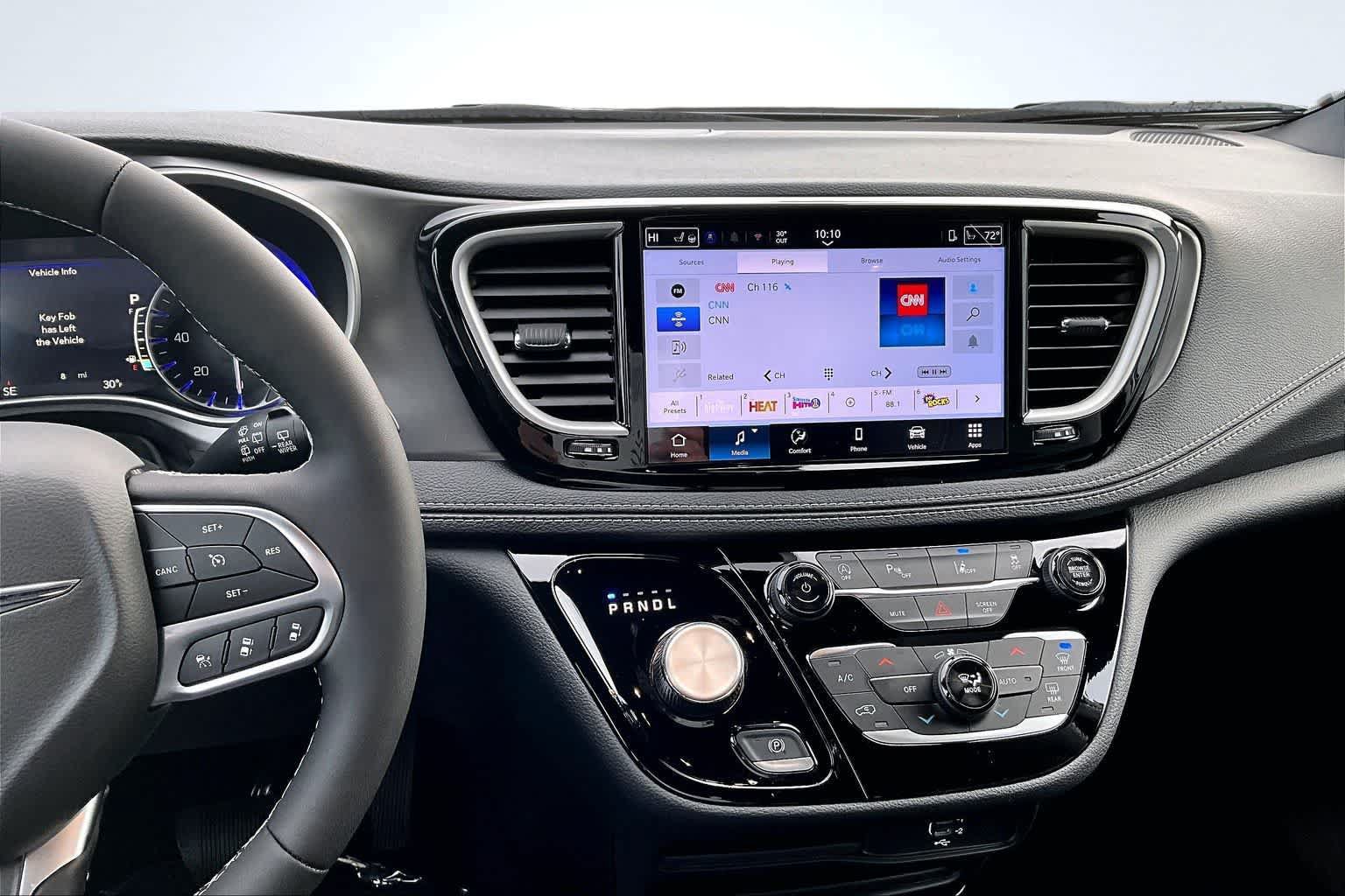 New 2026 Chrysler Pacifica Select AWD/4WD image 16