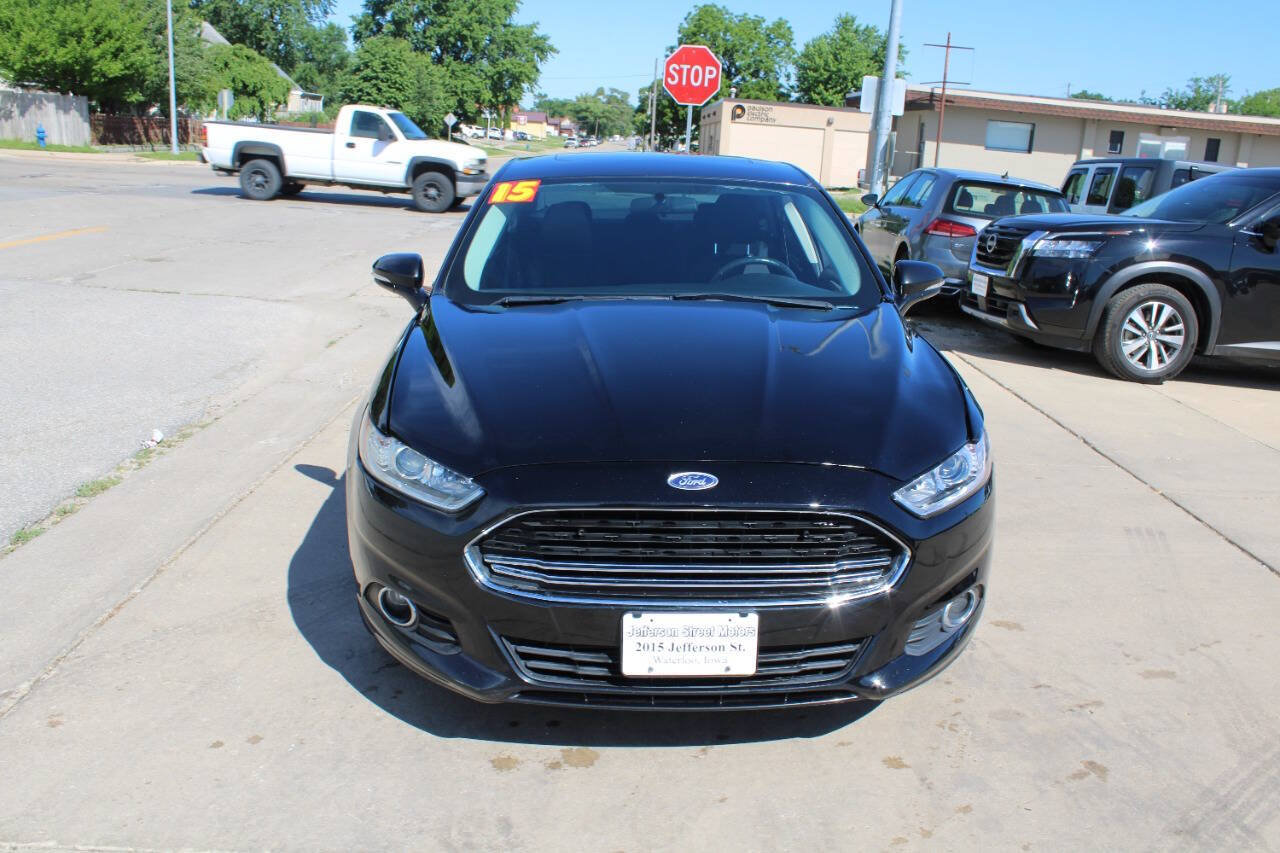 Used 2015 Ford Fusion SE w/ Equipment Group 201A FWD image 3