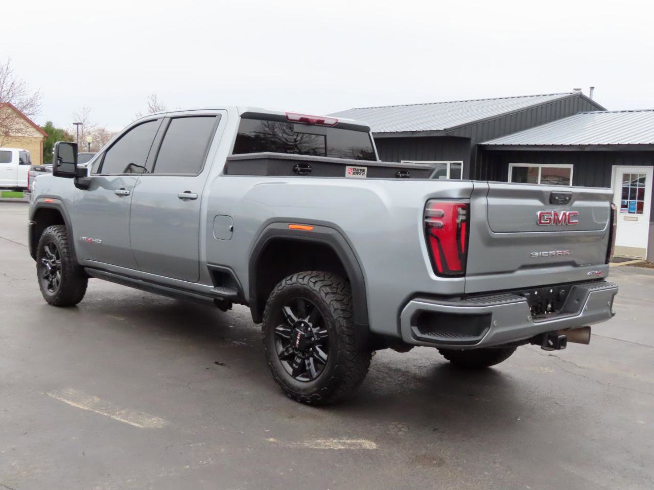 Used 2024 GMC Sierra 2500 AT4 w/ AT4 Premium Plus Package image 4