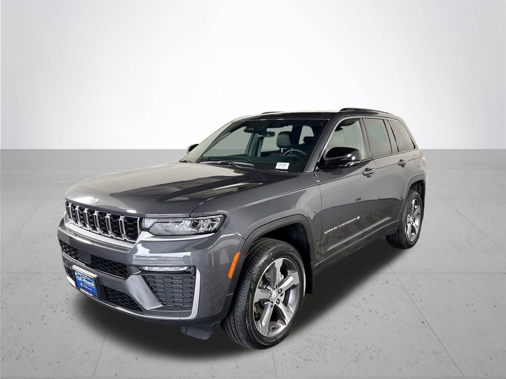 New 2026 Jeep Grand Cherokee Limited w/ Trailer Tow Package AWD/4WD image 2
