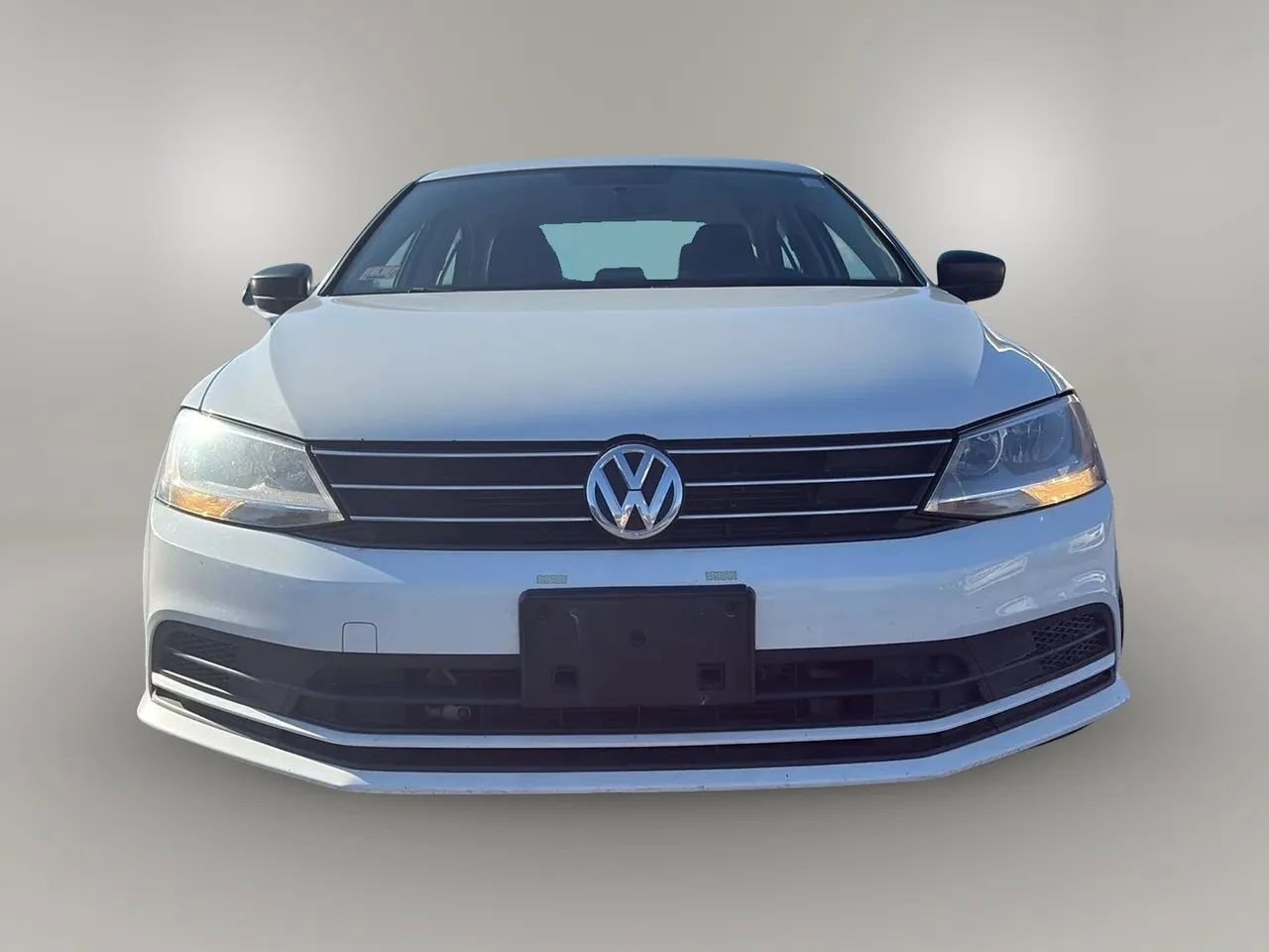 Used 2016 Volkswagen Jetta SE image 2