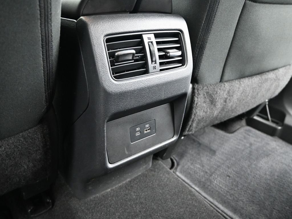 Used 2021 Nissan Rogue SV image 17