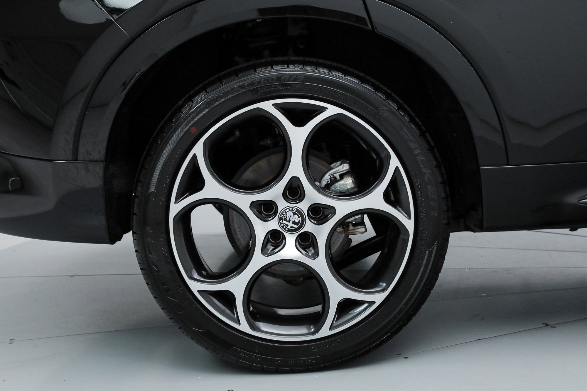 New 2025 Alfa Romeo Tonale AWD/4WD image 21