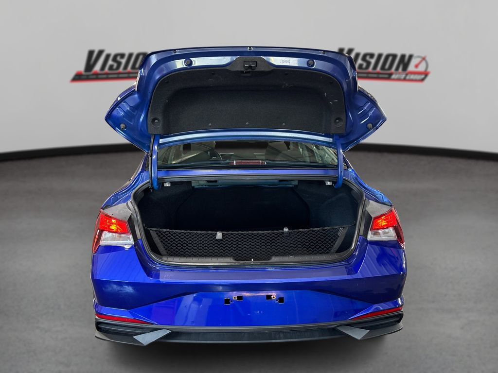 Used 2023 Hyundai Elantra SEL w/ Convenience Package image 11