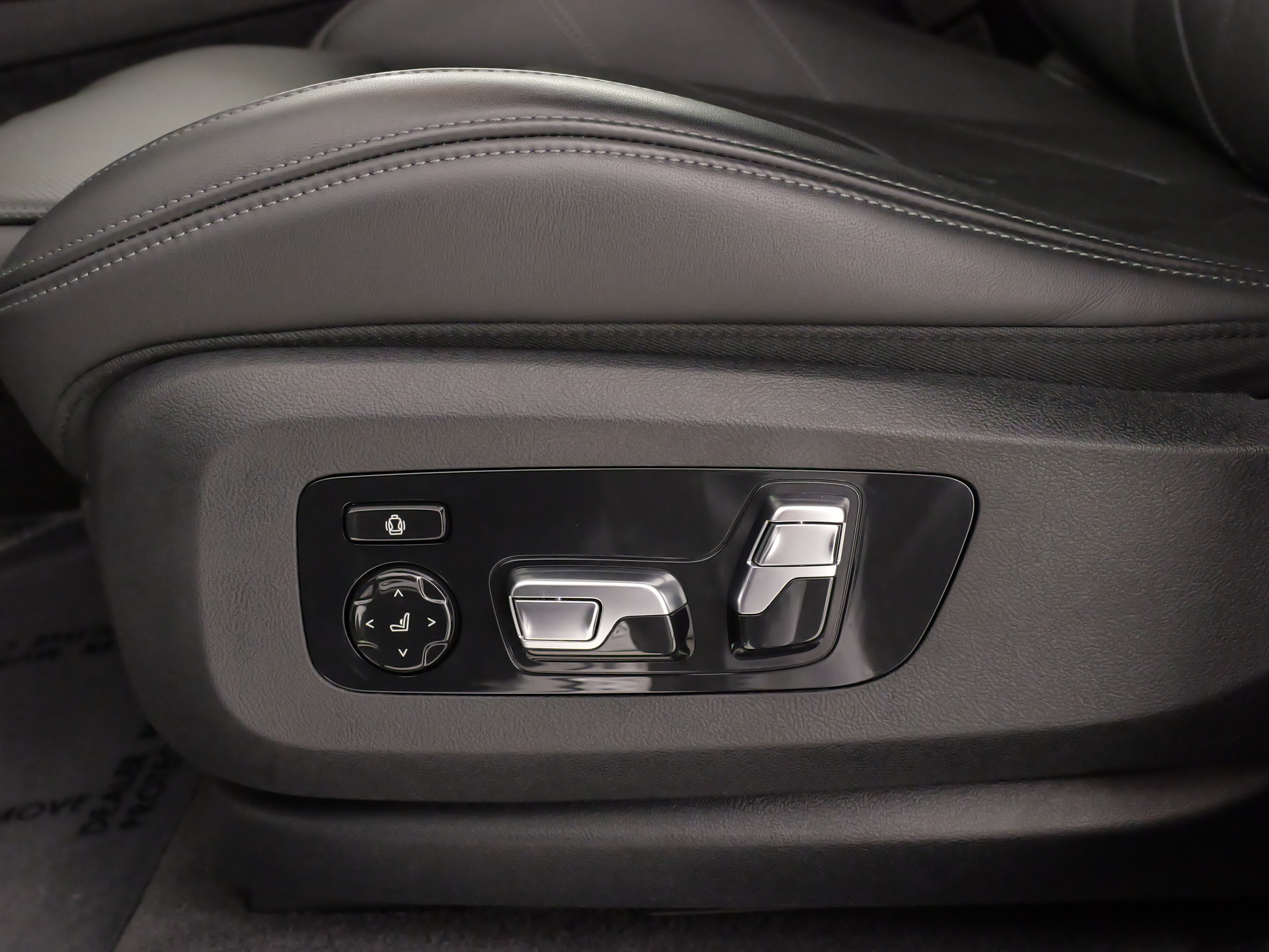 Used 2025 BMW XM AWD/4WD image 43