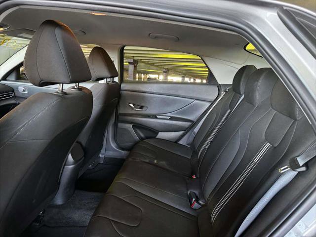 Used 2023 Hyundai Elantra SEL w/ Preferred Accessory Package FWD image 13