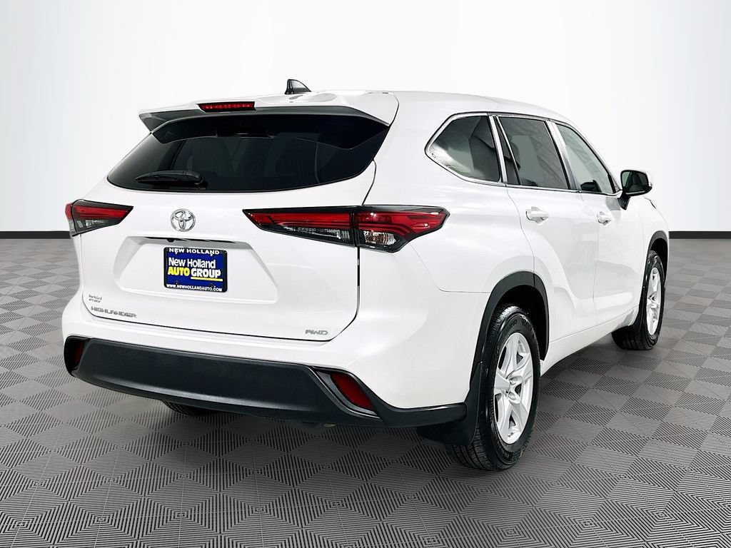 Used 2023 Toyota Highlander L AWD/4WD image 10