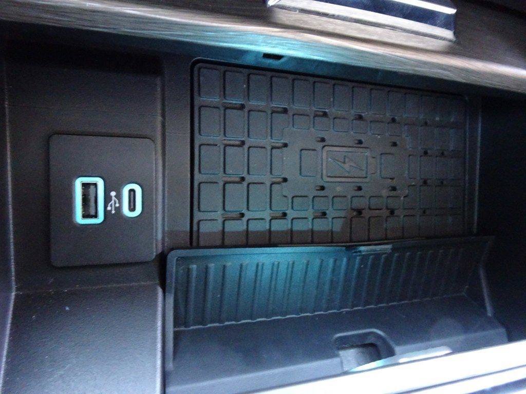 Used 2023 Ford Expedition Limited RWD image 20
