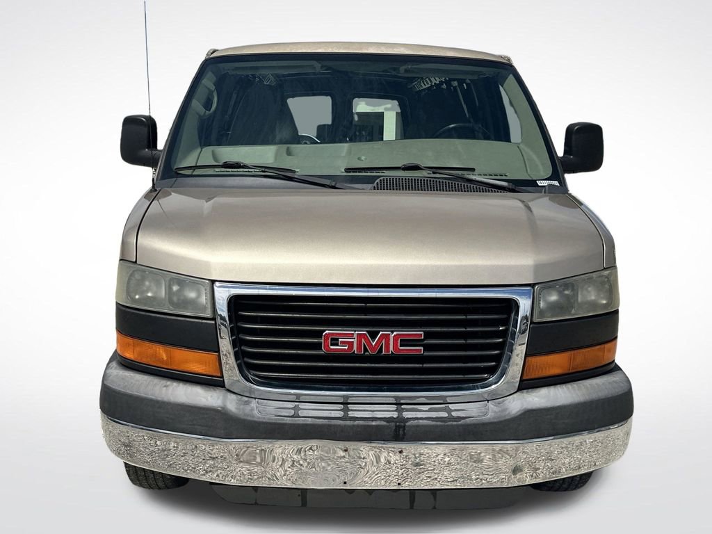 Used 2010 GMC Savana 3500 Extended w/ Chrome Appearance Package RWD image 10