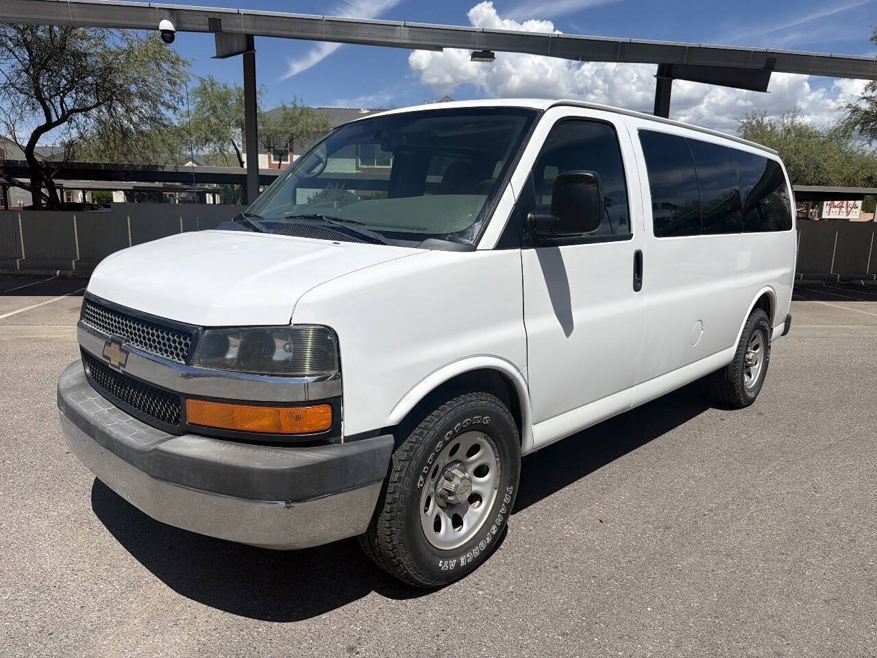 Used 2011 Chevrolet Express 1500 LT w/ LT Preferred Equipment Group RWD image 2