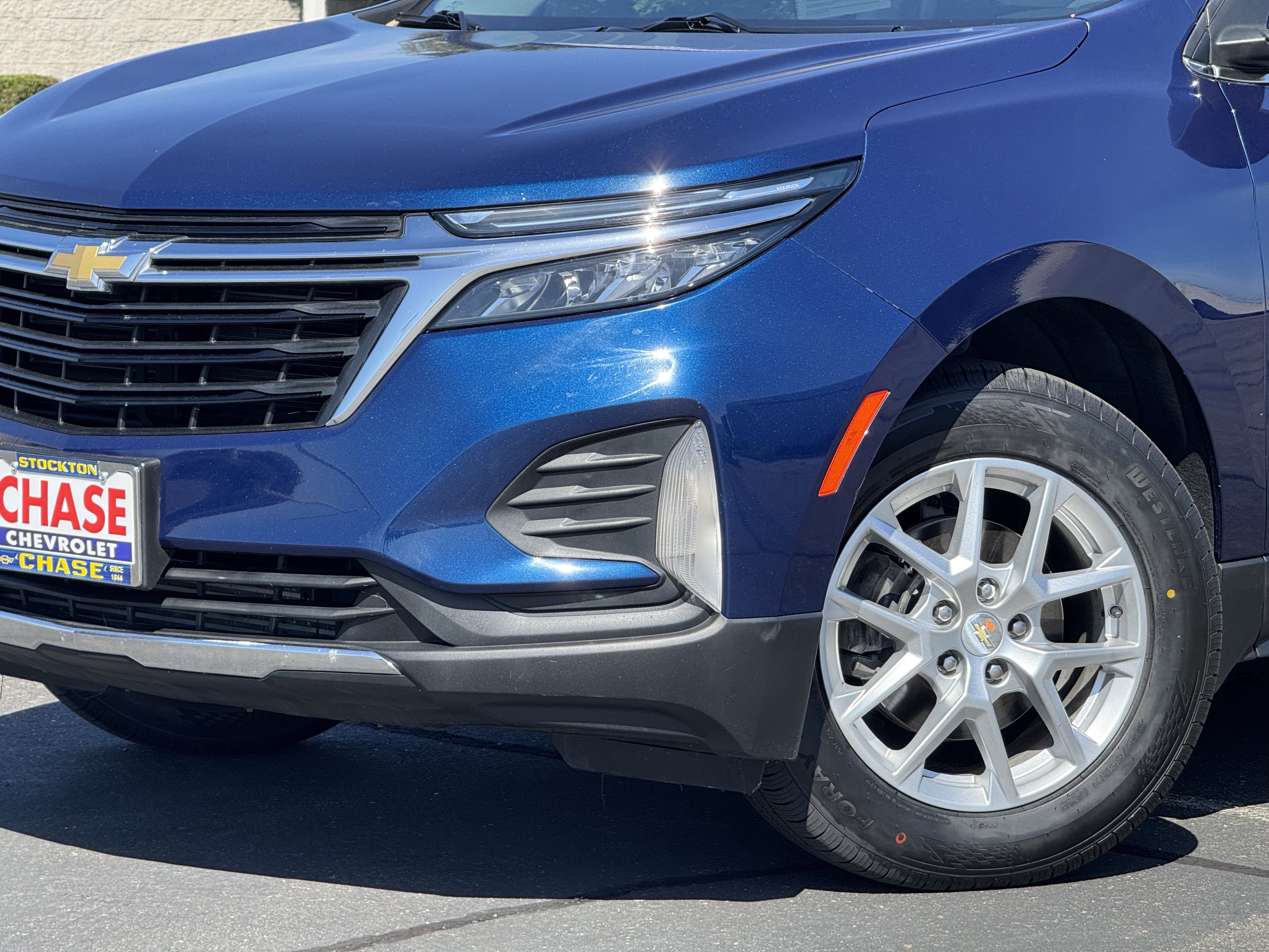Certified 2022 Chevrolet Equinox LT AWD/4WD image 3