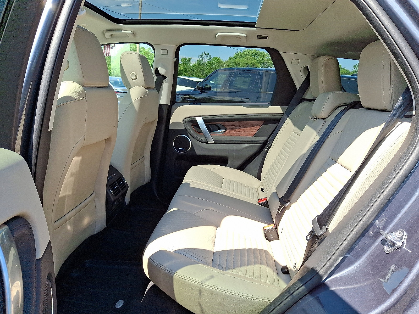 Certified 2025 Land Rover Discovery Sport S image 5