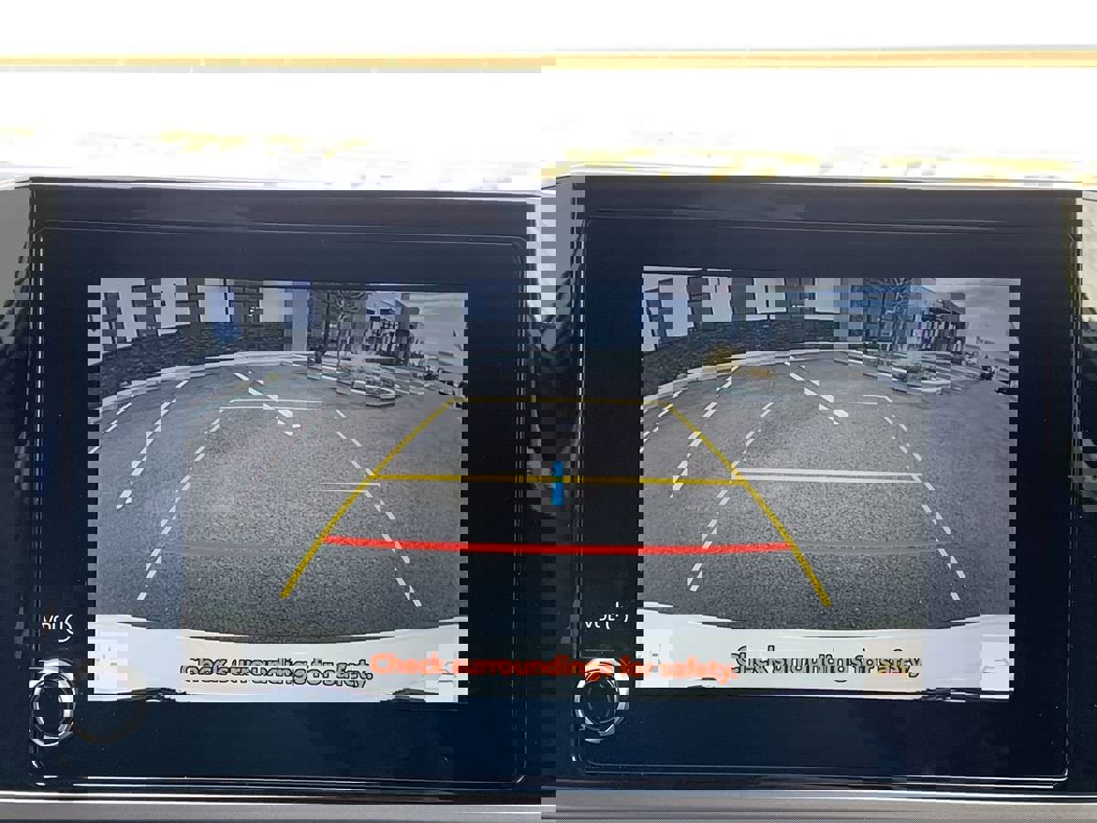 Used 2025 Toyota Camry SE image 23