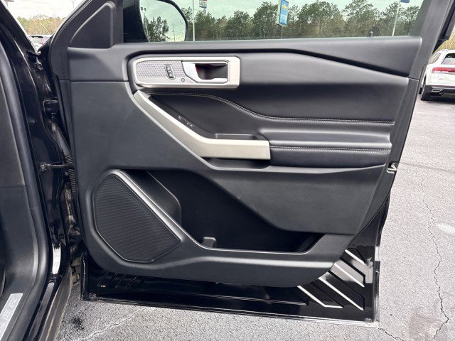 Used 2021 Ford Explorer Limited w/ Equipment Group 301A image 13