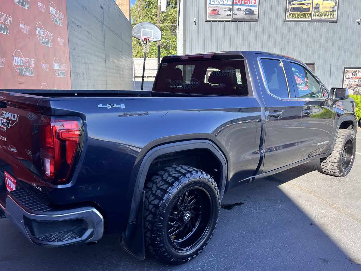 Used 2023 GMC Sierra 1500 SLE w/ Enhanced Capability Package AWD/4WD image 5
