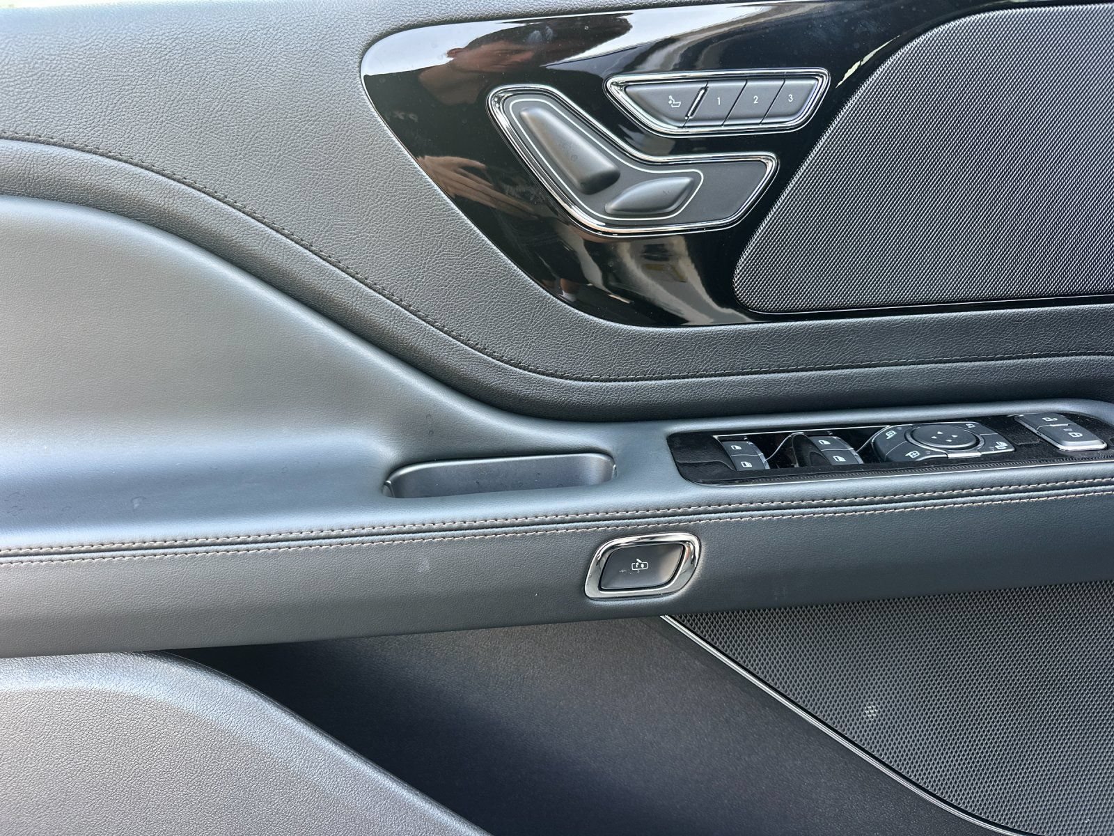 New 2026 Lincoln Aviator 2WD image 10